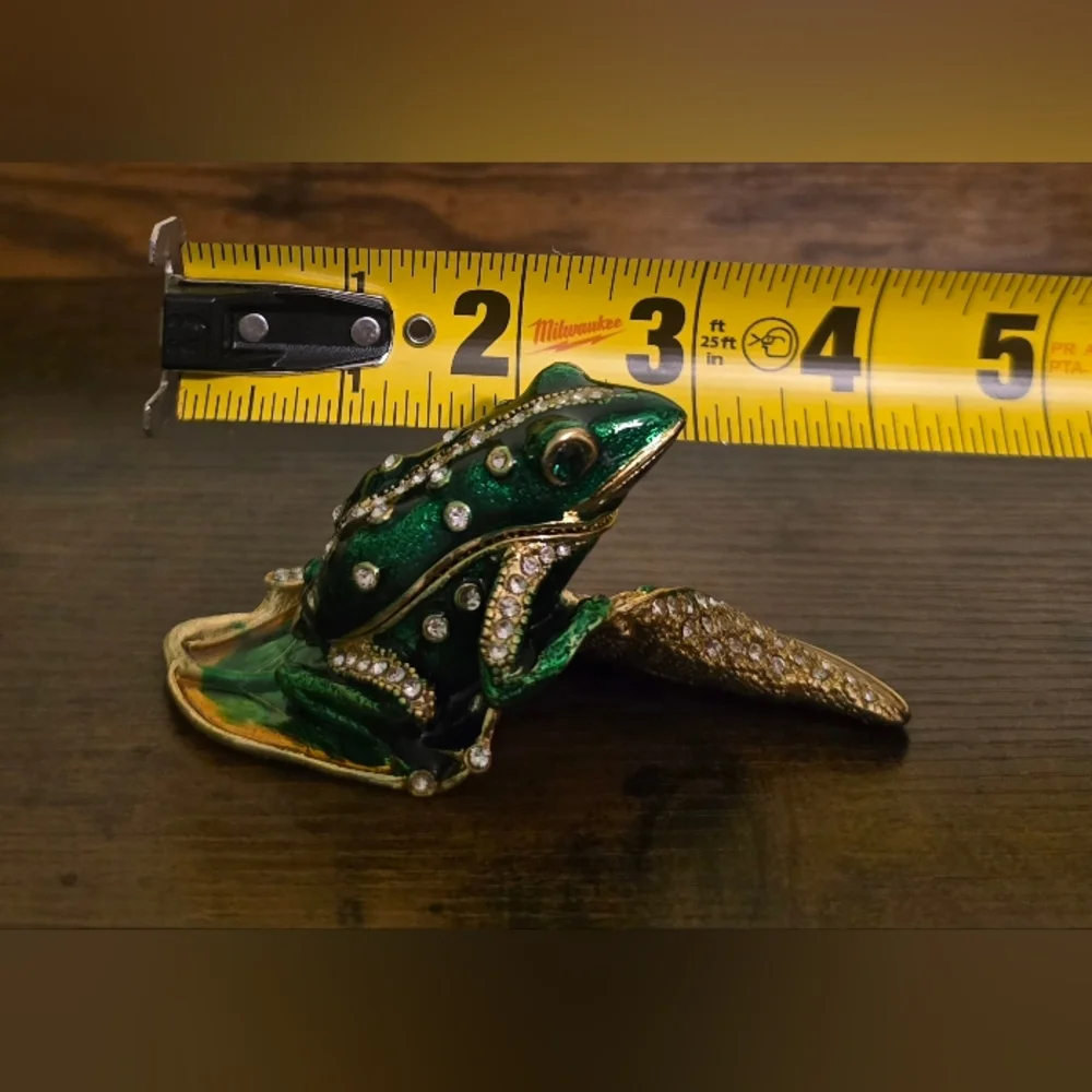 Tchotchke Elegant Green Frog Figurine with Gold Accents NWT